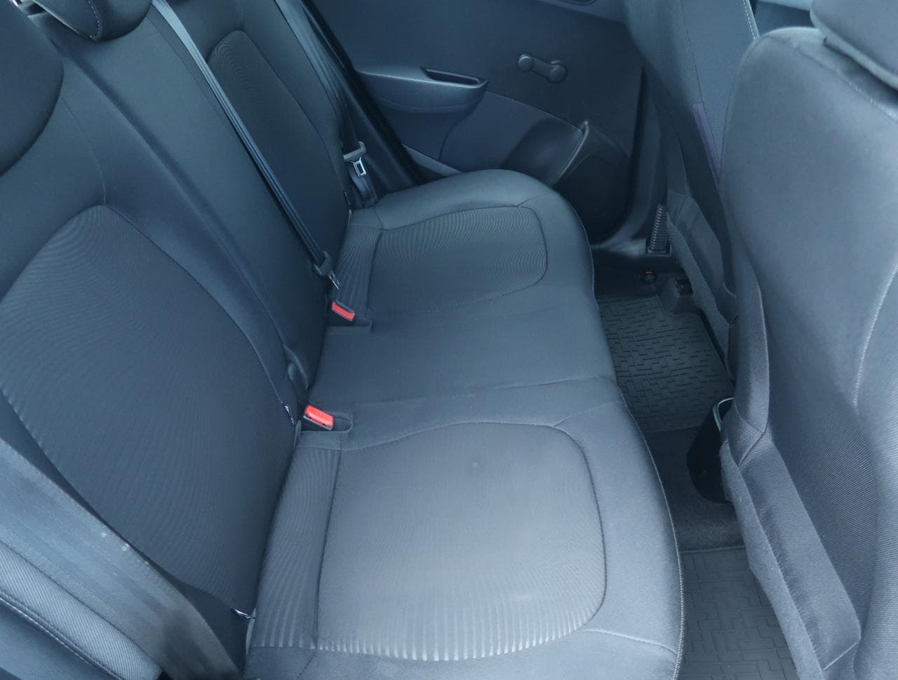 2017 Hyundai i10 - 13
