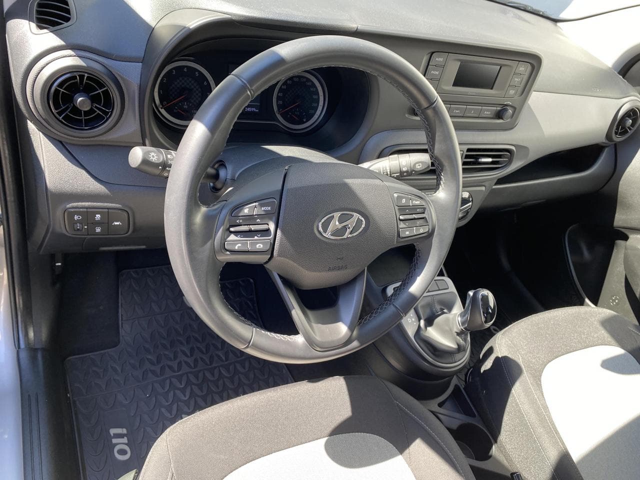 2023 Hyundai i10 - 24