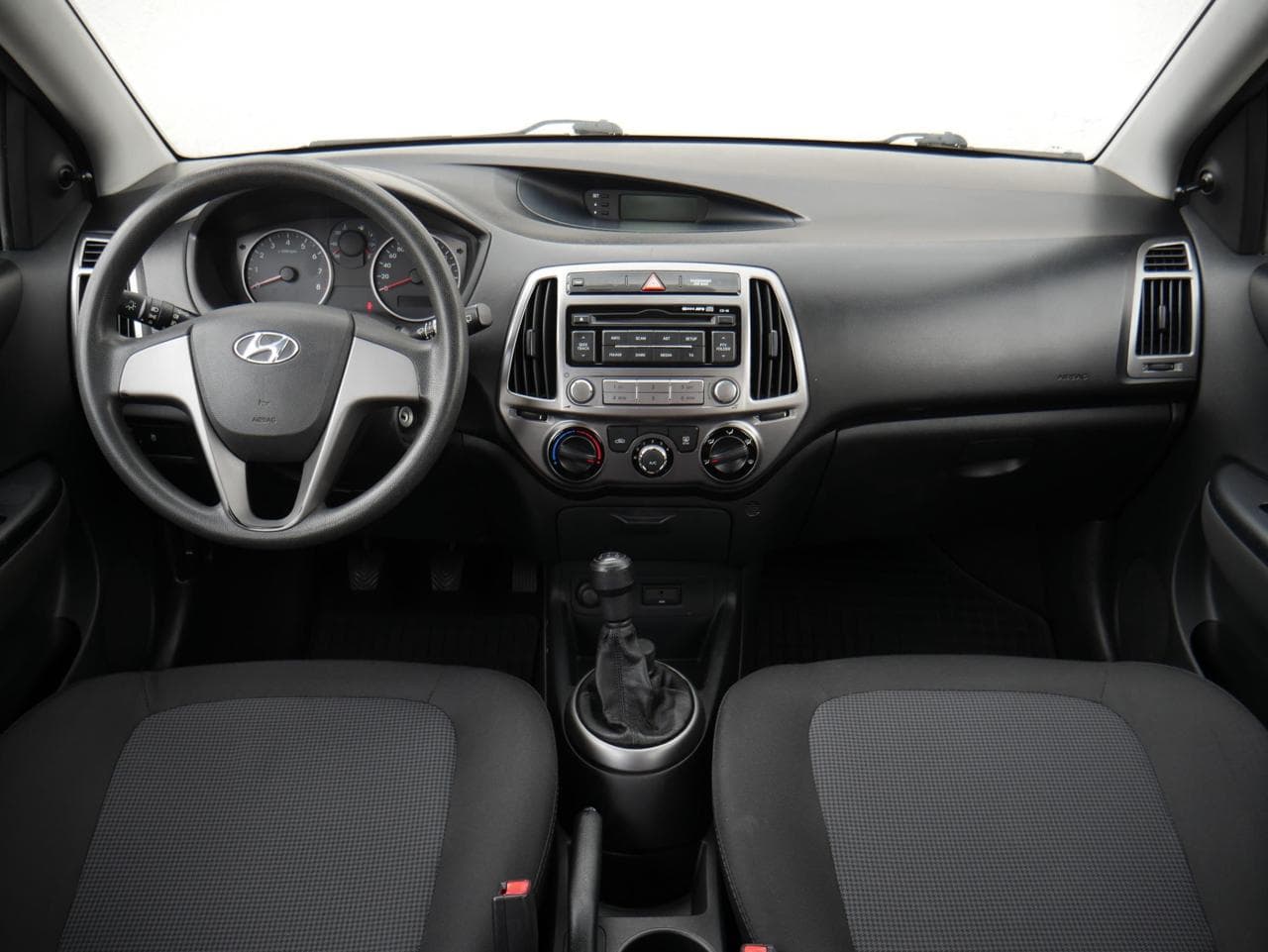 2013 Hyundai i20 - 8