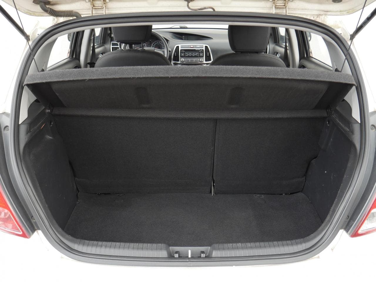 2013 Hyundai i20 - 7