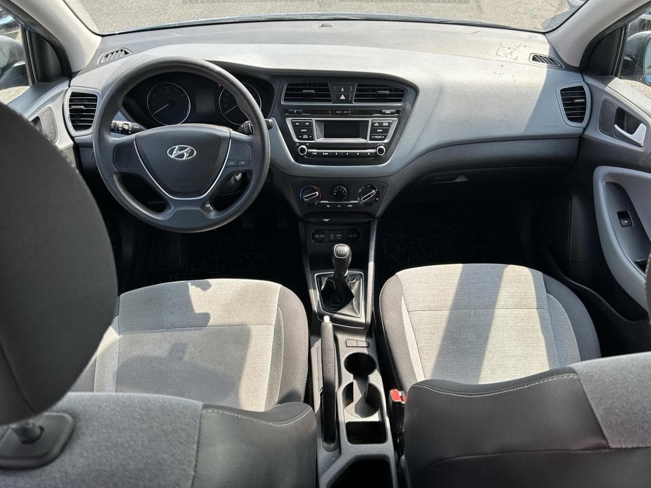 2015 Hyundai i20 - 12