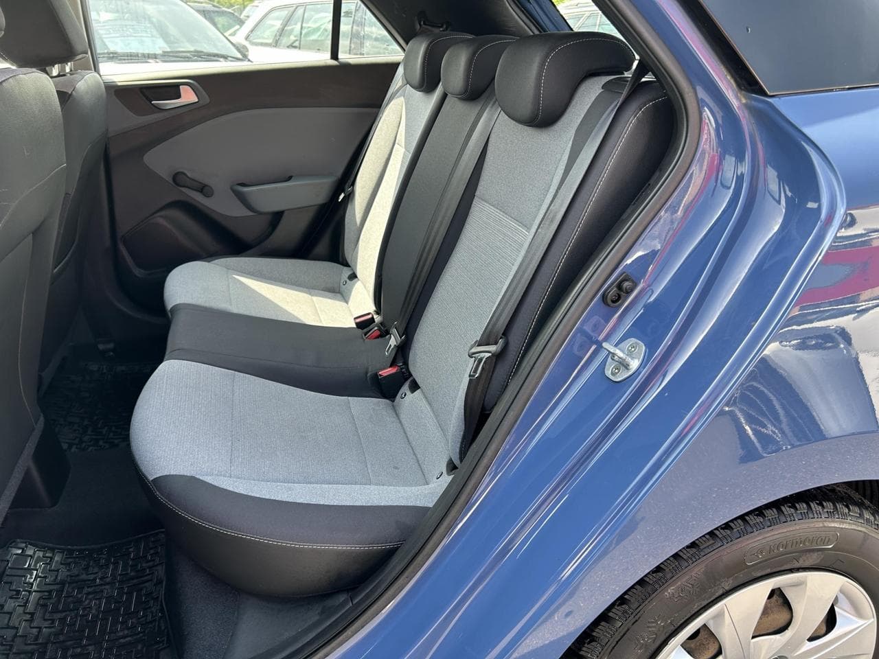 2015 Hyundai i20 - 16