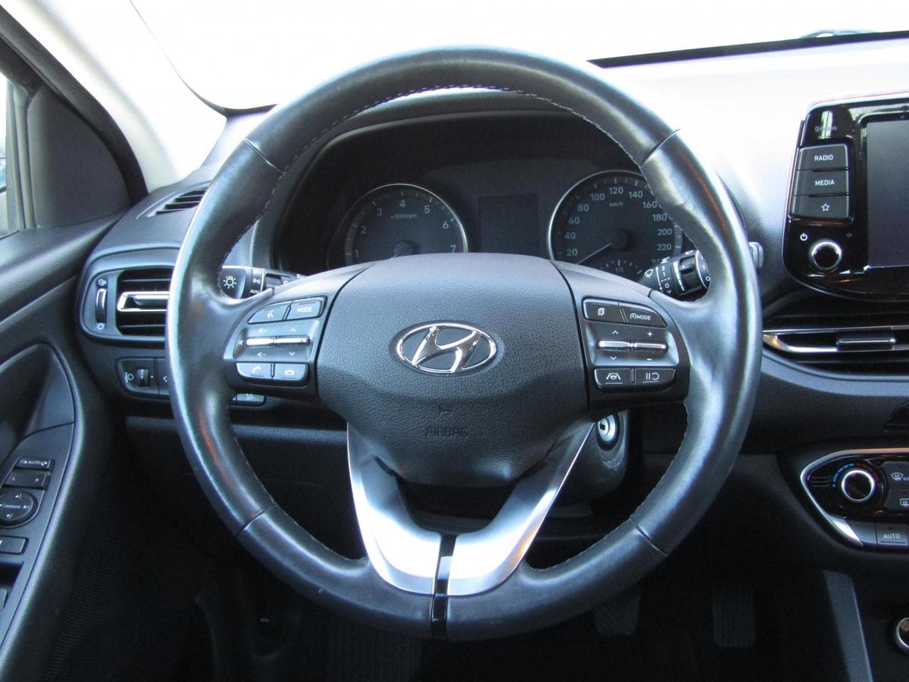 2021 Hyundai i30 - 24