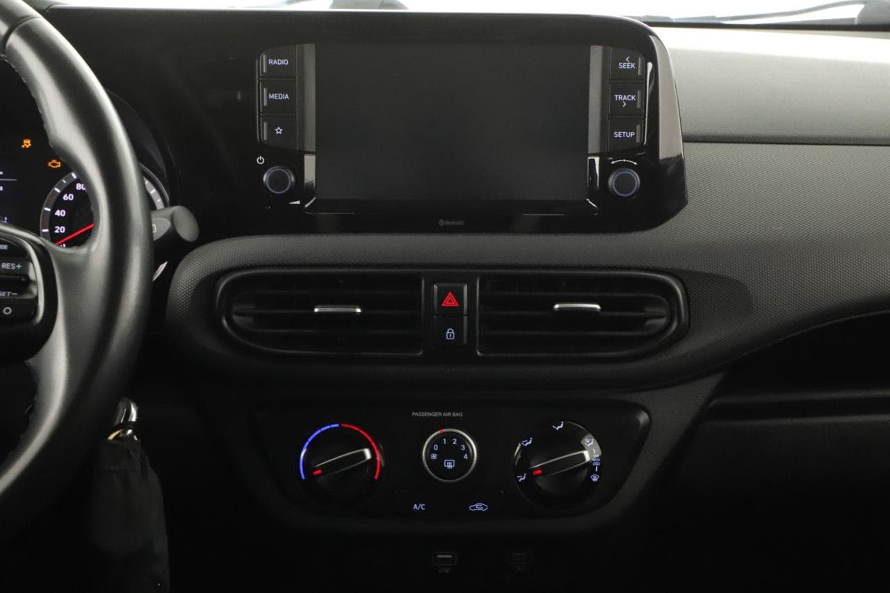 2022 Hyundai i10 - 18