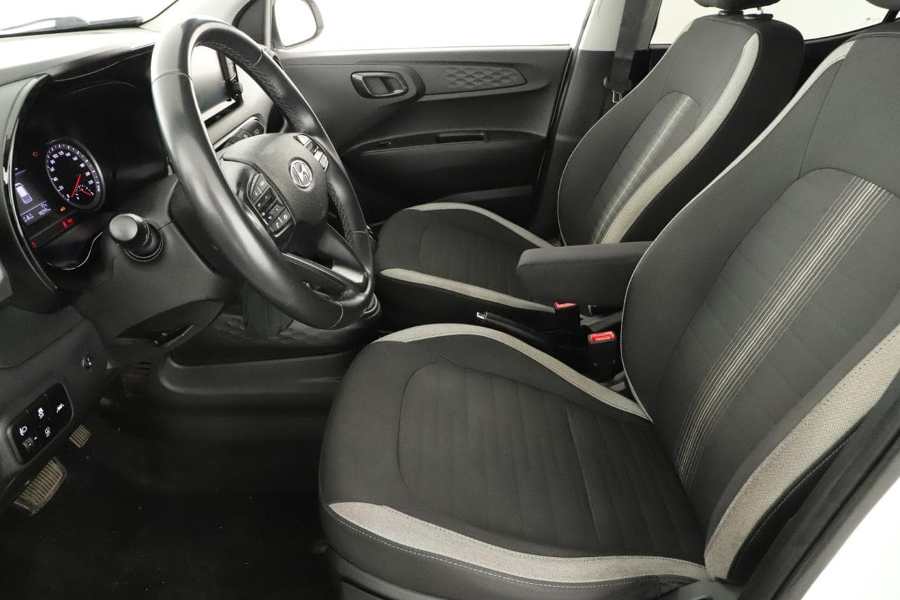 2022 Hyundai i10 - 13