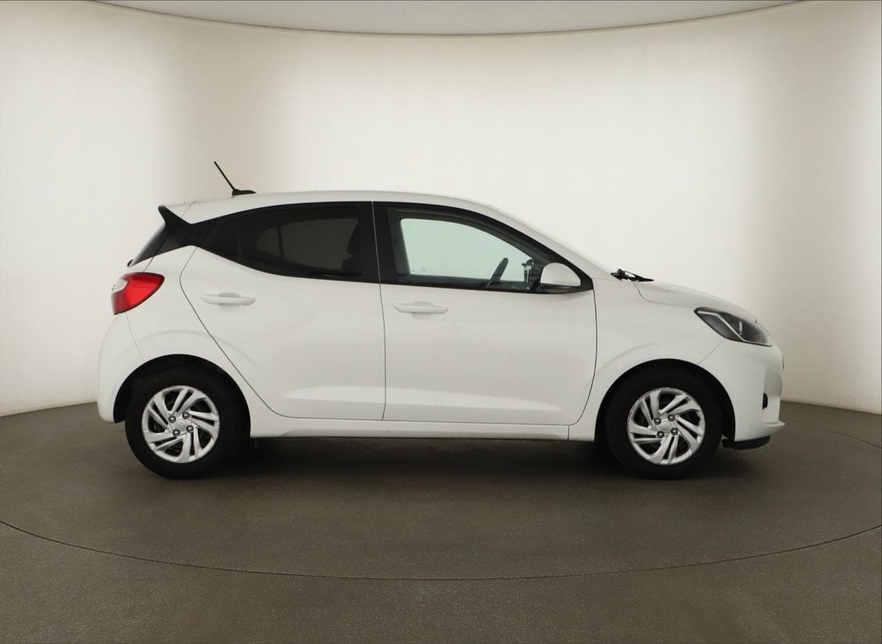2022 Hyundai i10 - 8