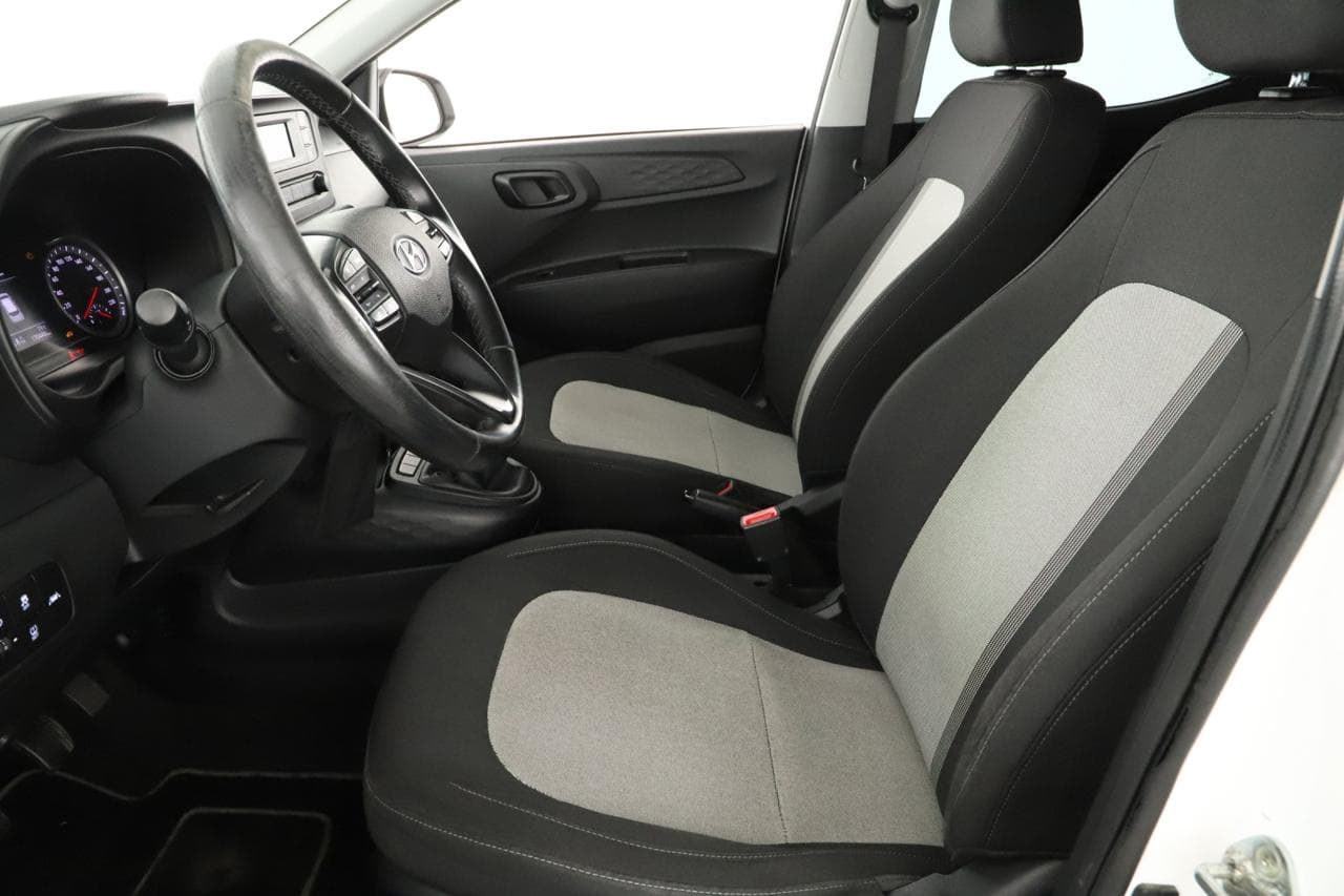 2021 Hyundai i10 - 13