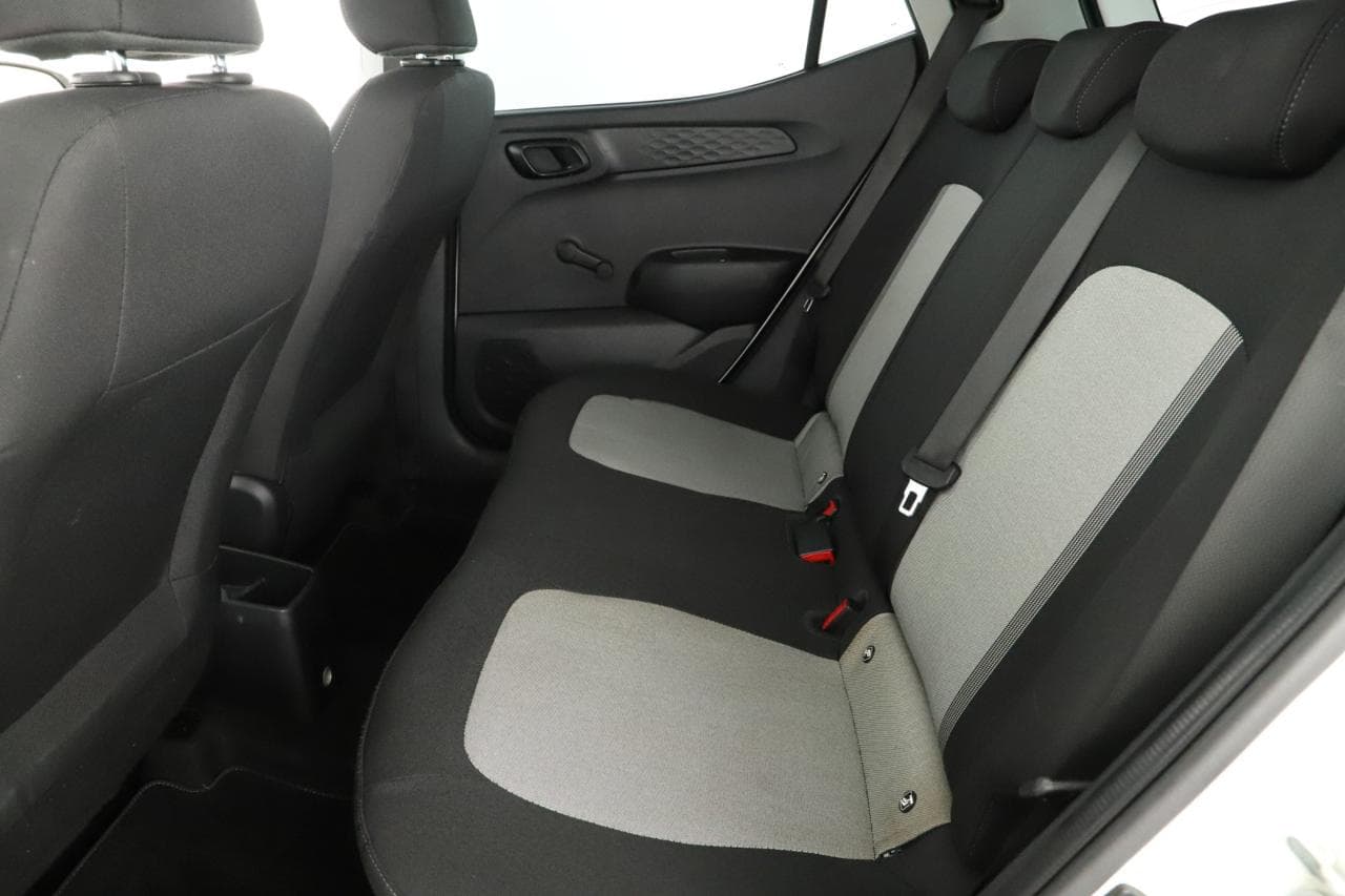 2021 Hyundai i10 - 12