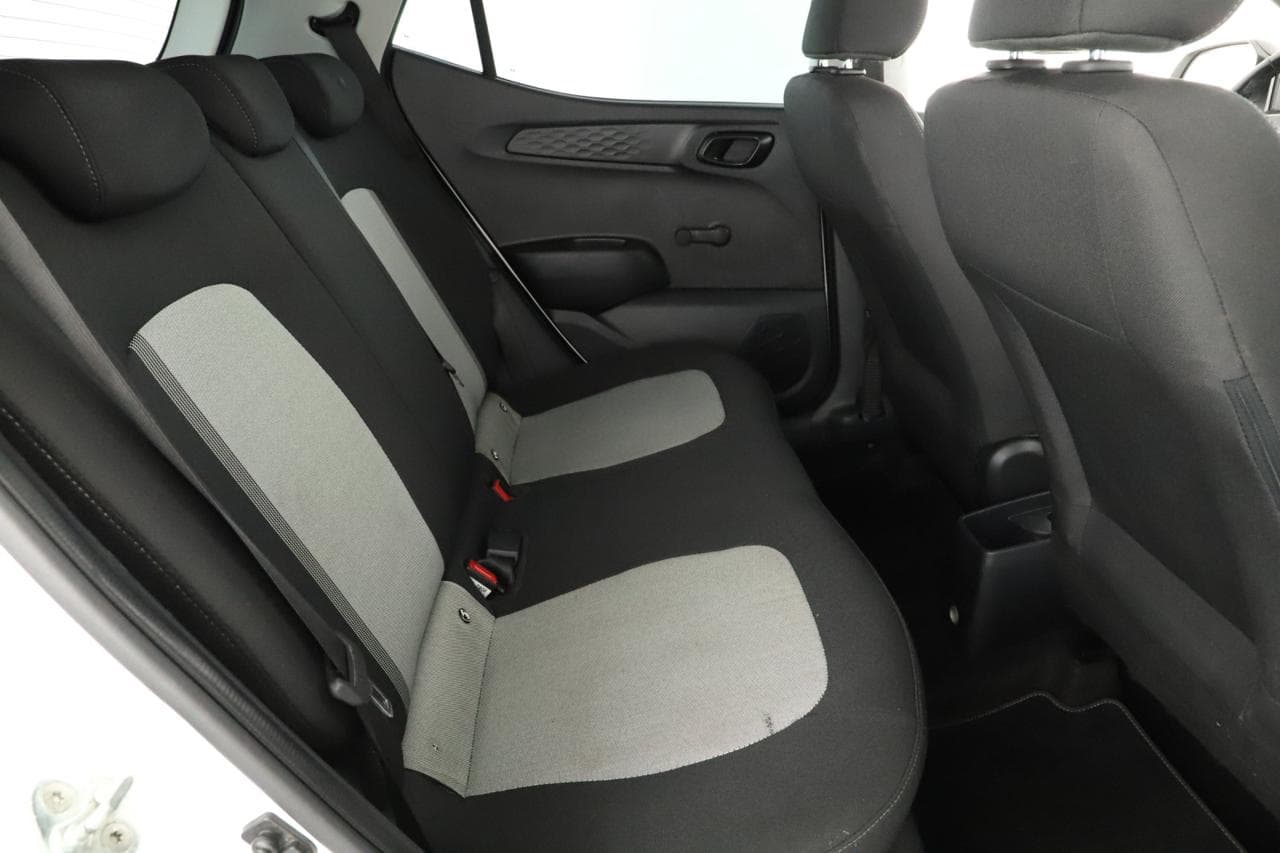 2021 Hyundai i10 - 11