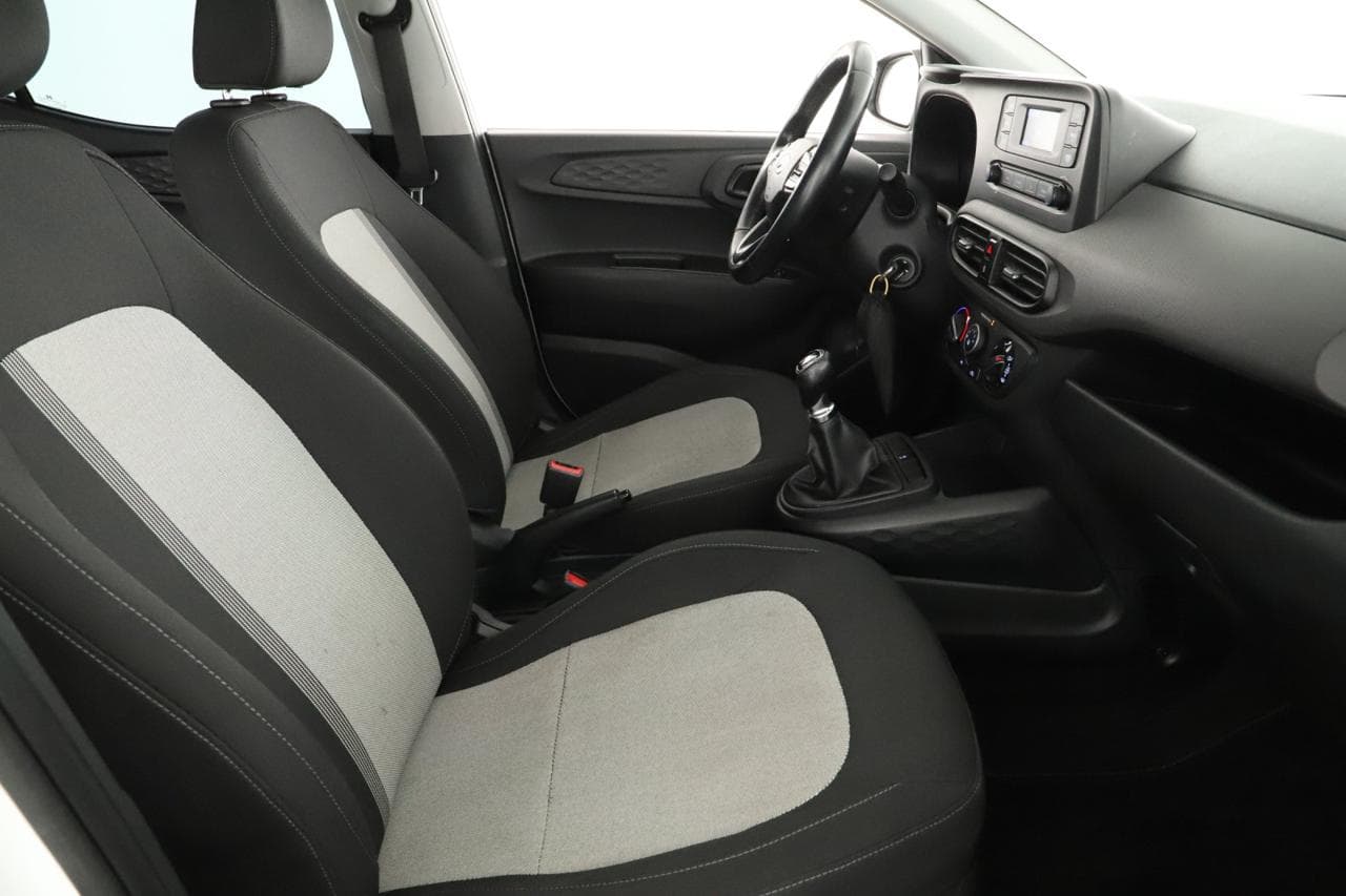 2021 Hyundai i10 - 10