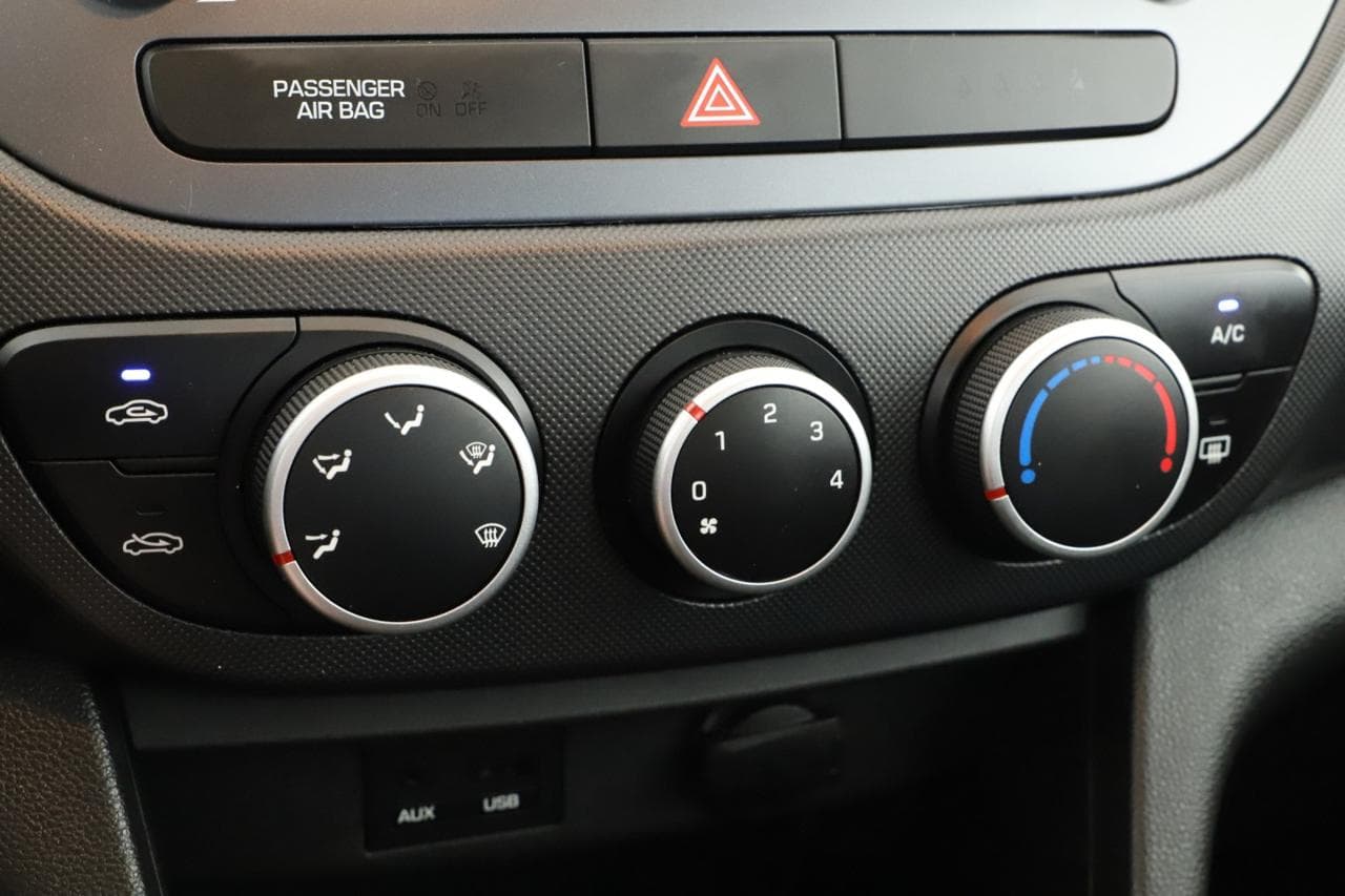 2018 Hyundai i10 - 18