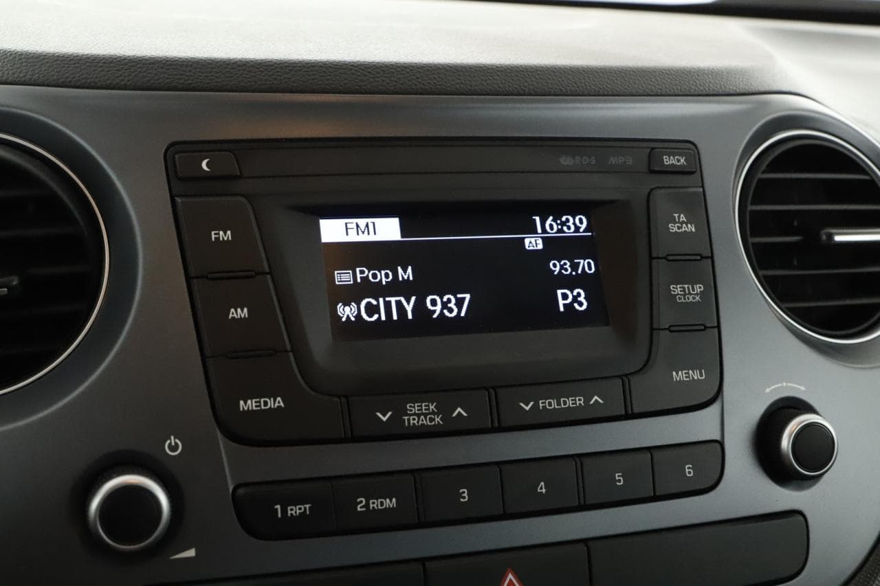 2018 Hyundai i10 - 15