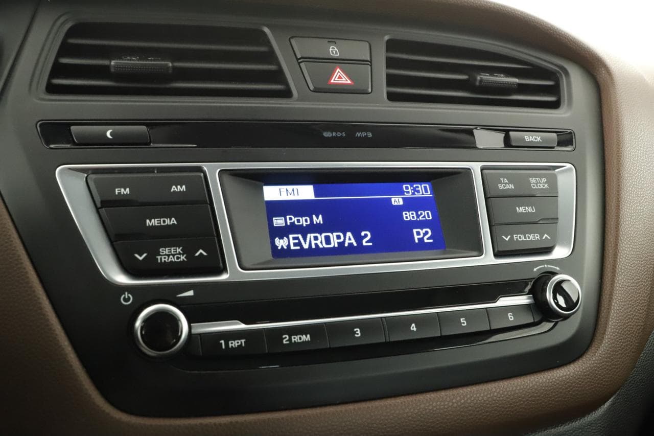 2016 Hyundai i20 - 15