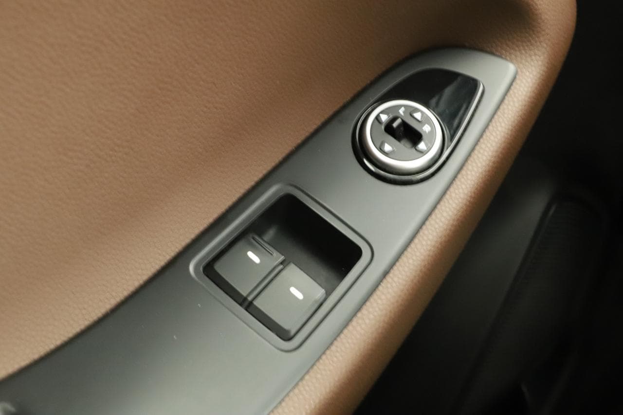 2016 Hyundai i20 - 17