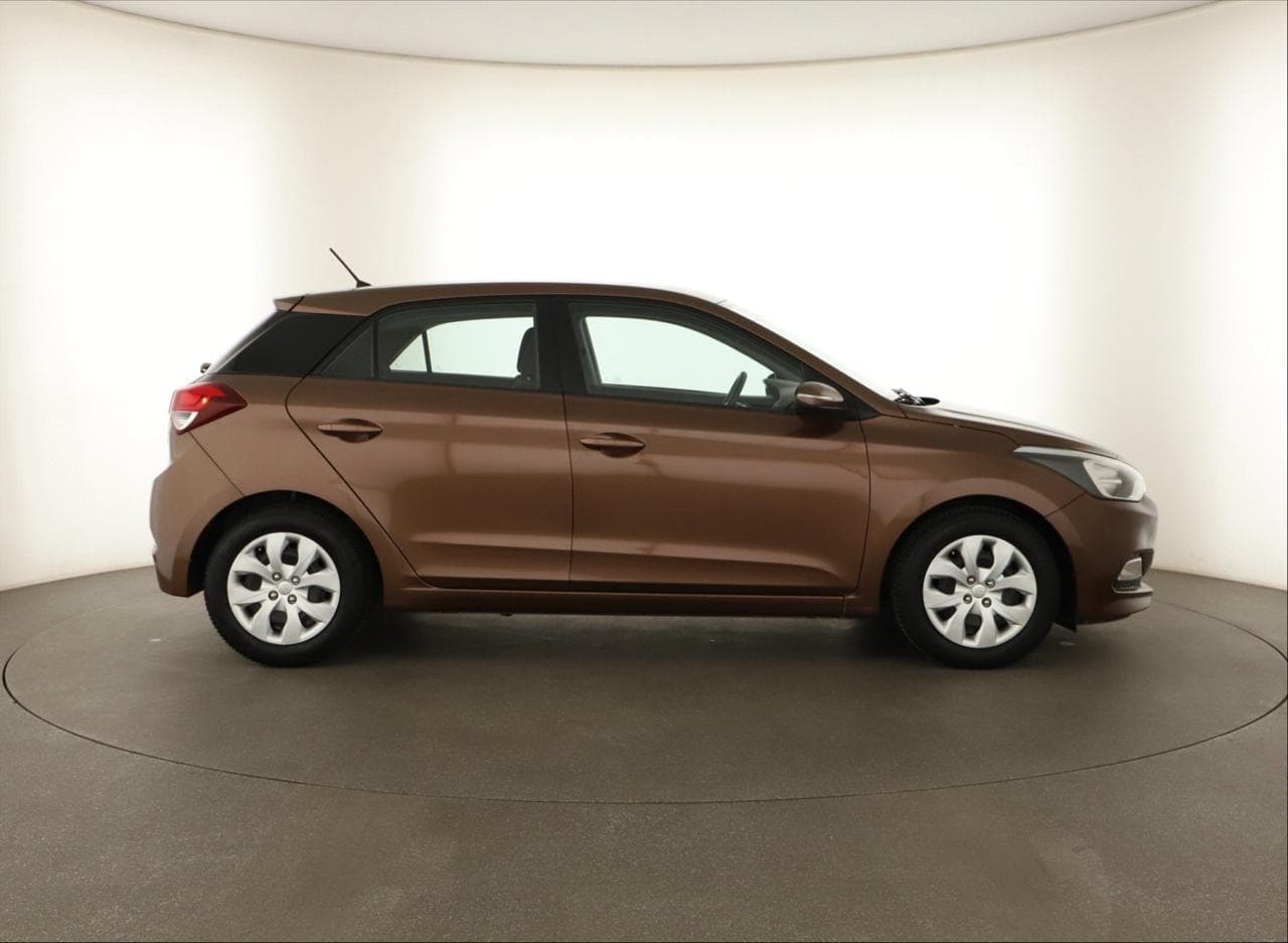 2016 Hyundai i20 - 8