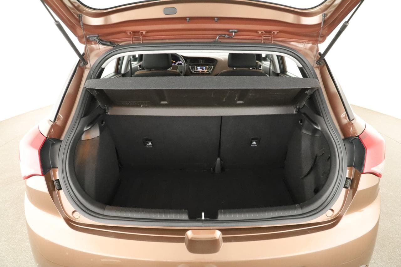 2016 Hyundai i20 - 18