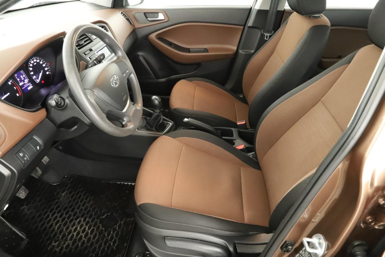 2016 Hyundai i20 - 13