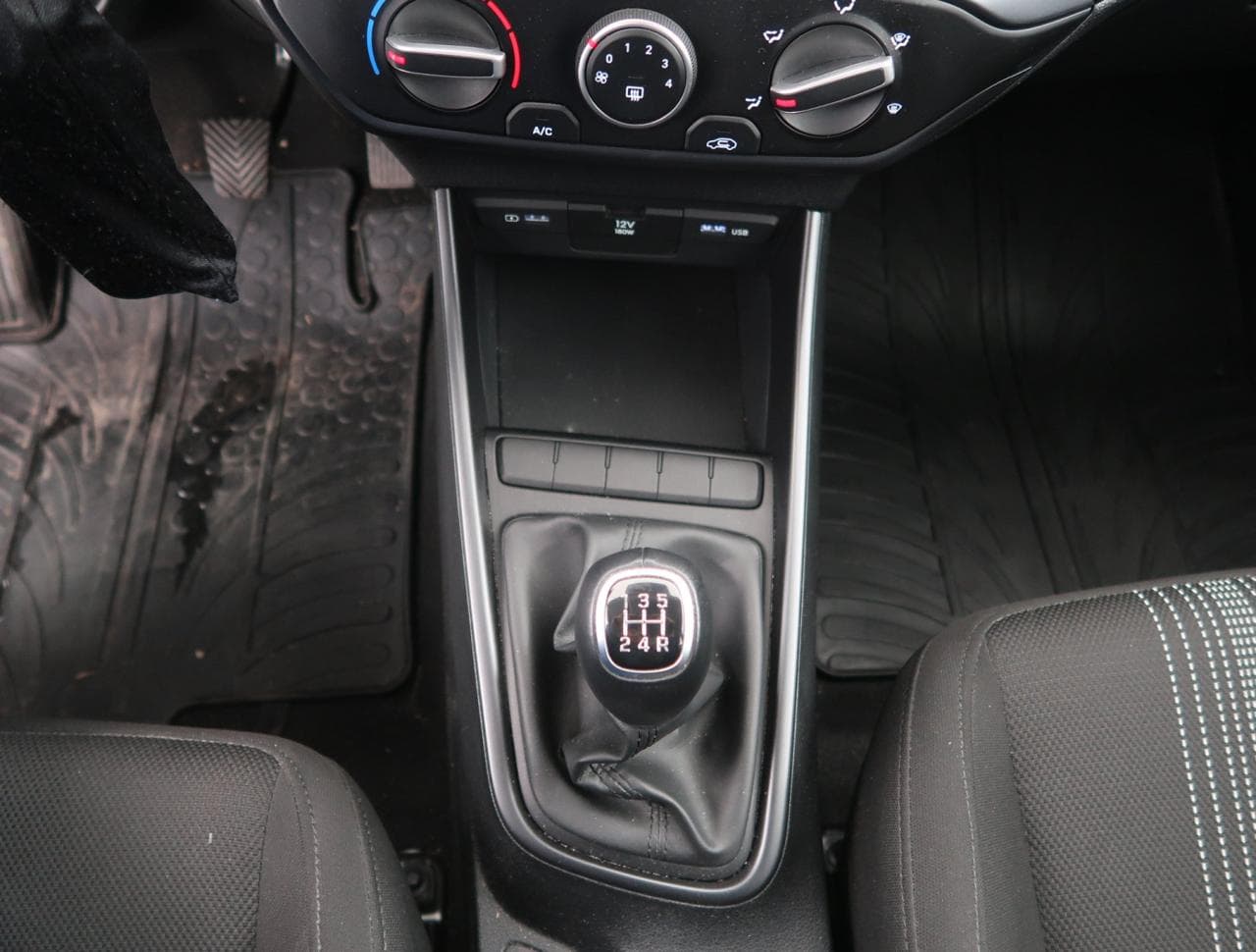 2021 Hyundai i20 - 19