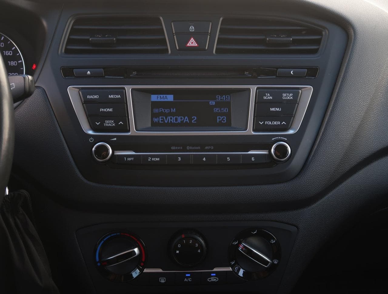 2016 Hyundai i20 - 18