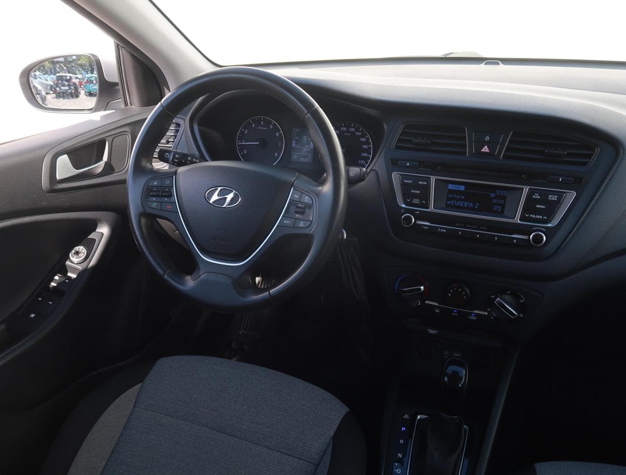 2016 Hyundai i20 - 9