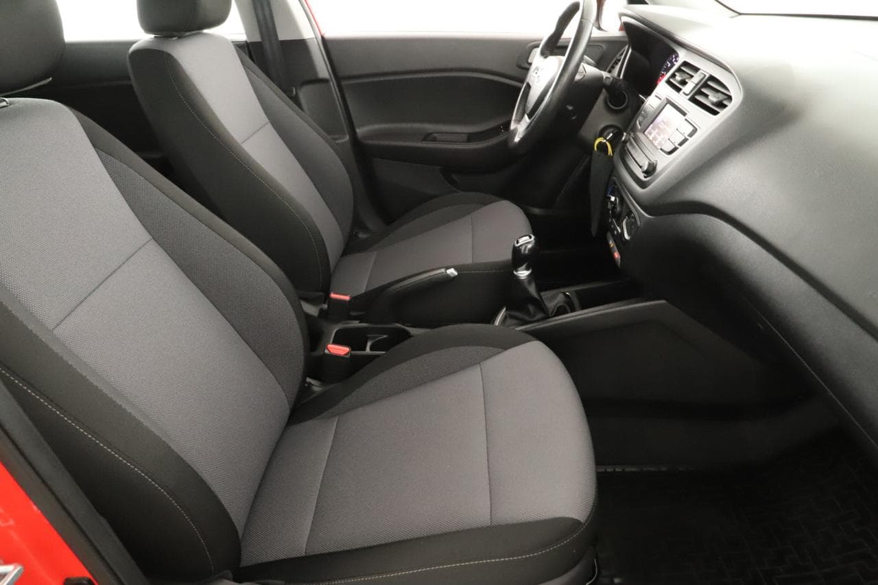 2019 Hyundai i20 - 11