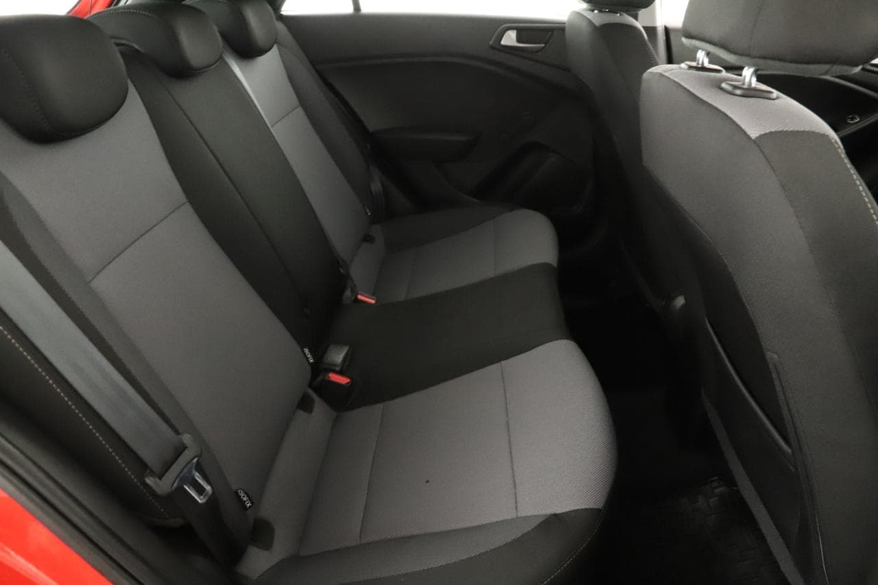 2019 Hyundai i20 - 10