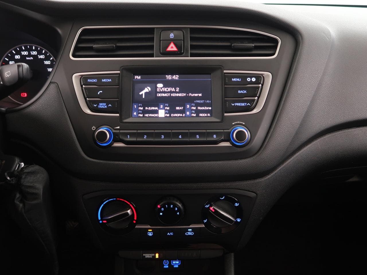 2019 Hyundai i20 - 18