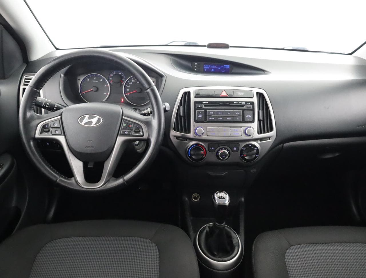 2013 Hyundai i20 - 9
