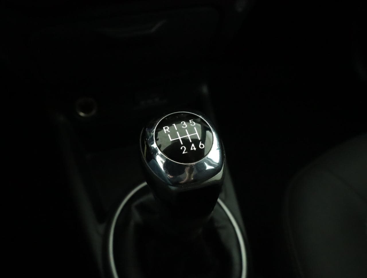 2013 Hyundai i20 - 17