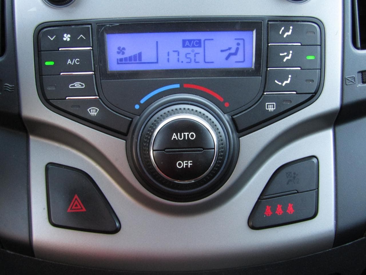 2010 Hyundai i30 - 13