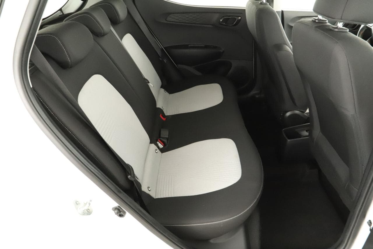 2021 Hyundai i10 - 10
