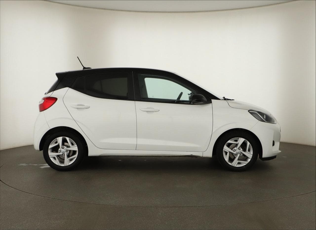 2021 Hyundai i10 - 8