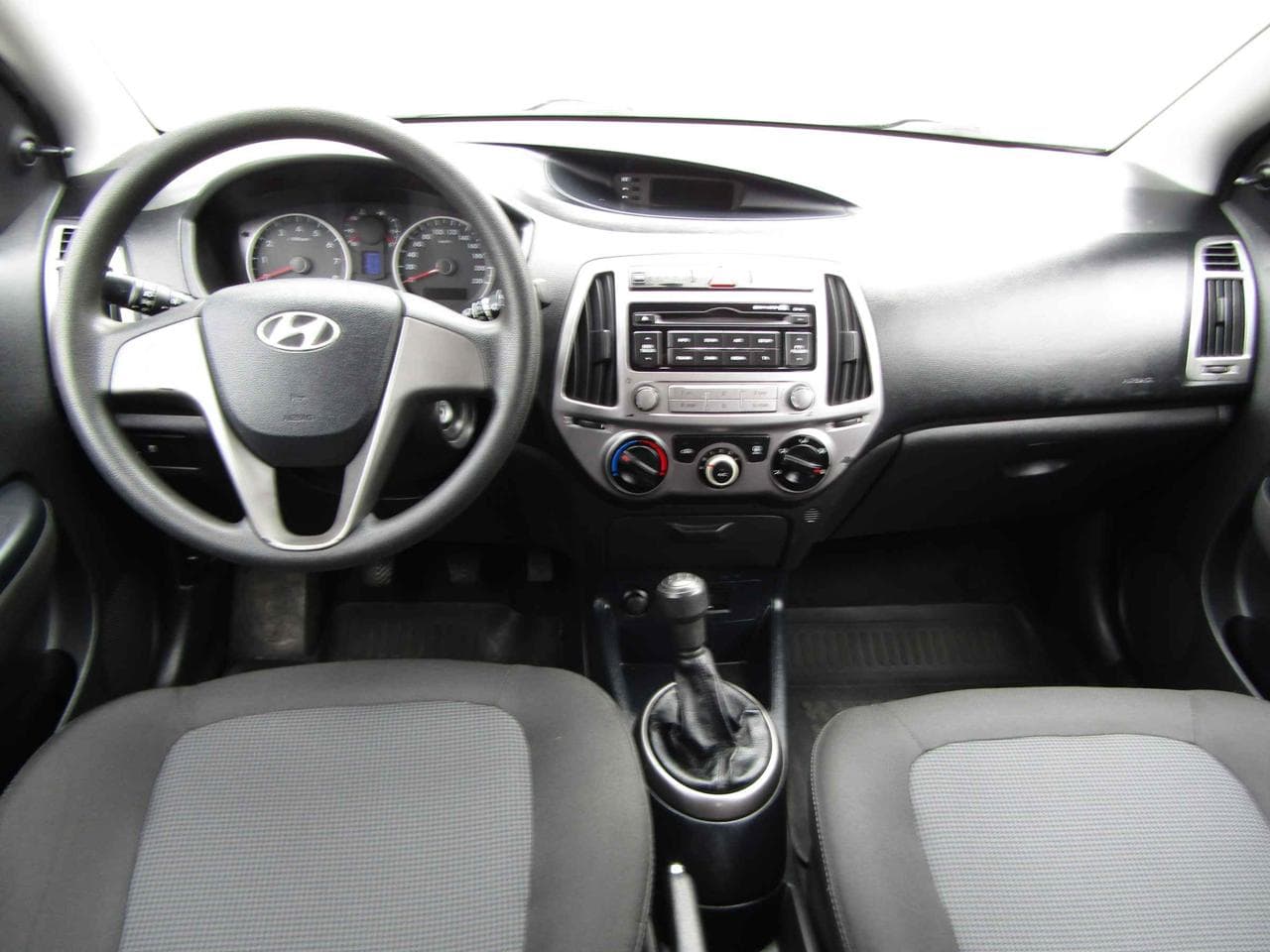 2014 Hyundai i20 - 8
