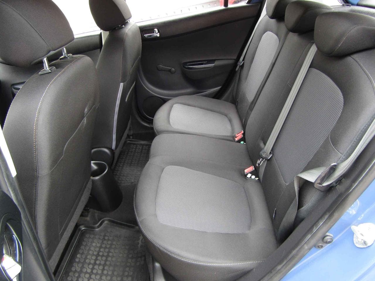 2014 Hyundai i20 - 10