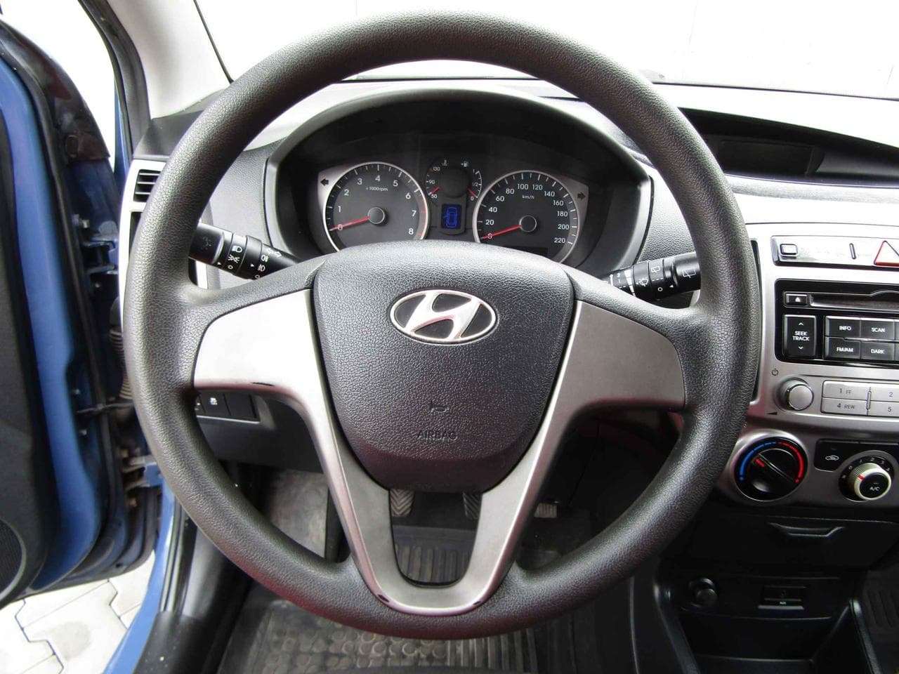2014 Hyundai i20 - 15