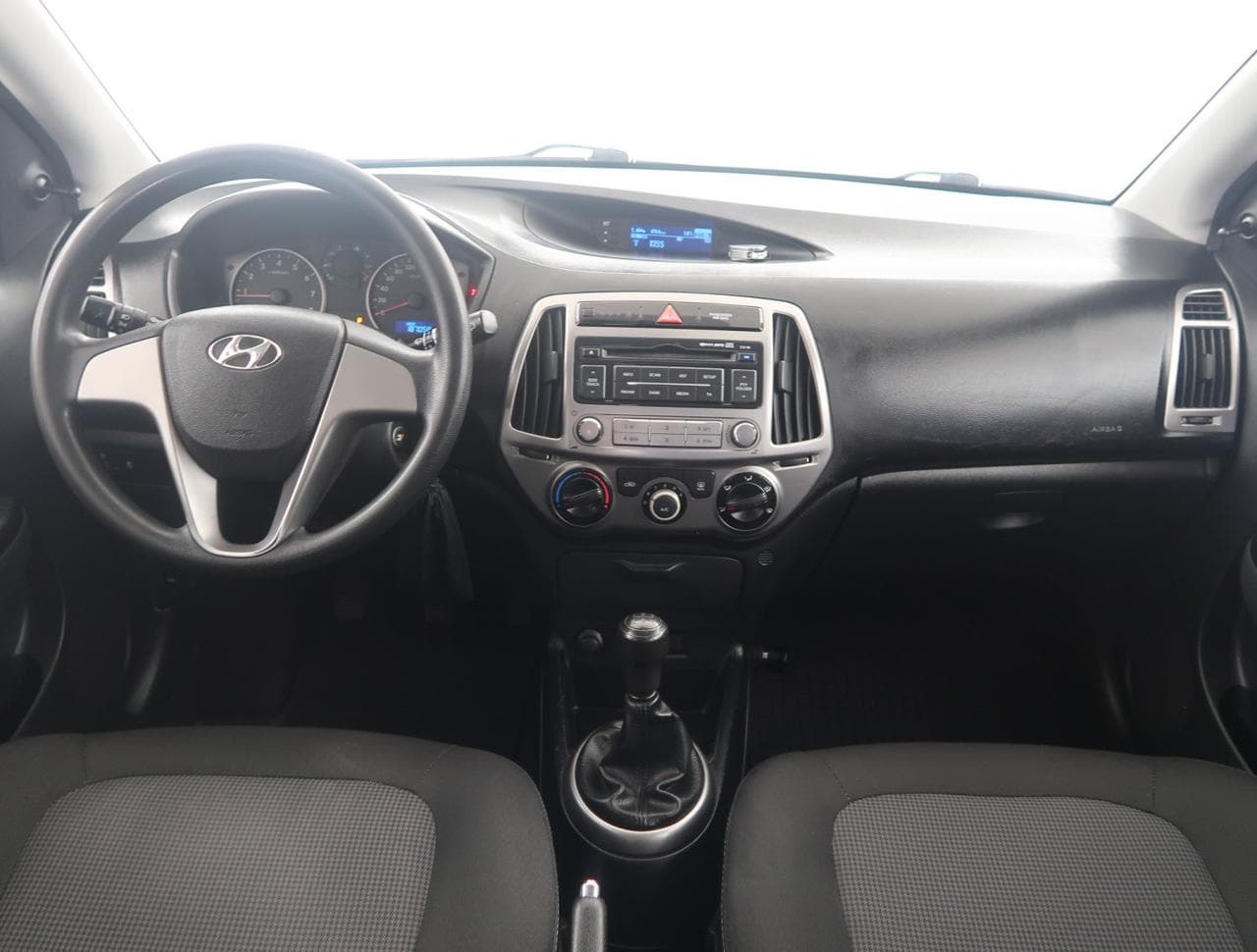 2012 Hyundai i20 - 13
