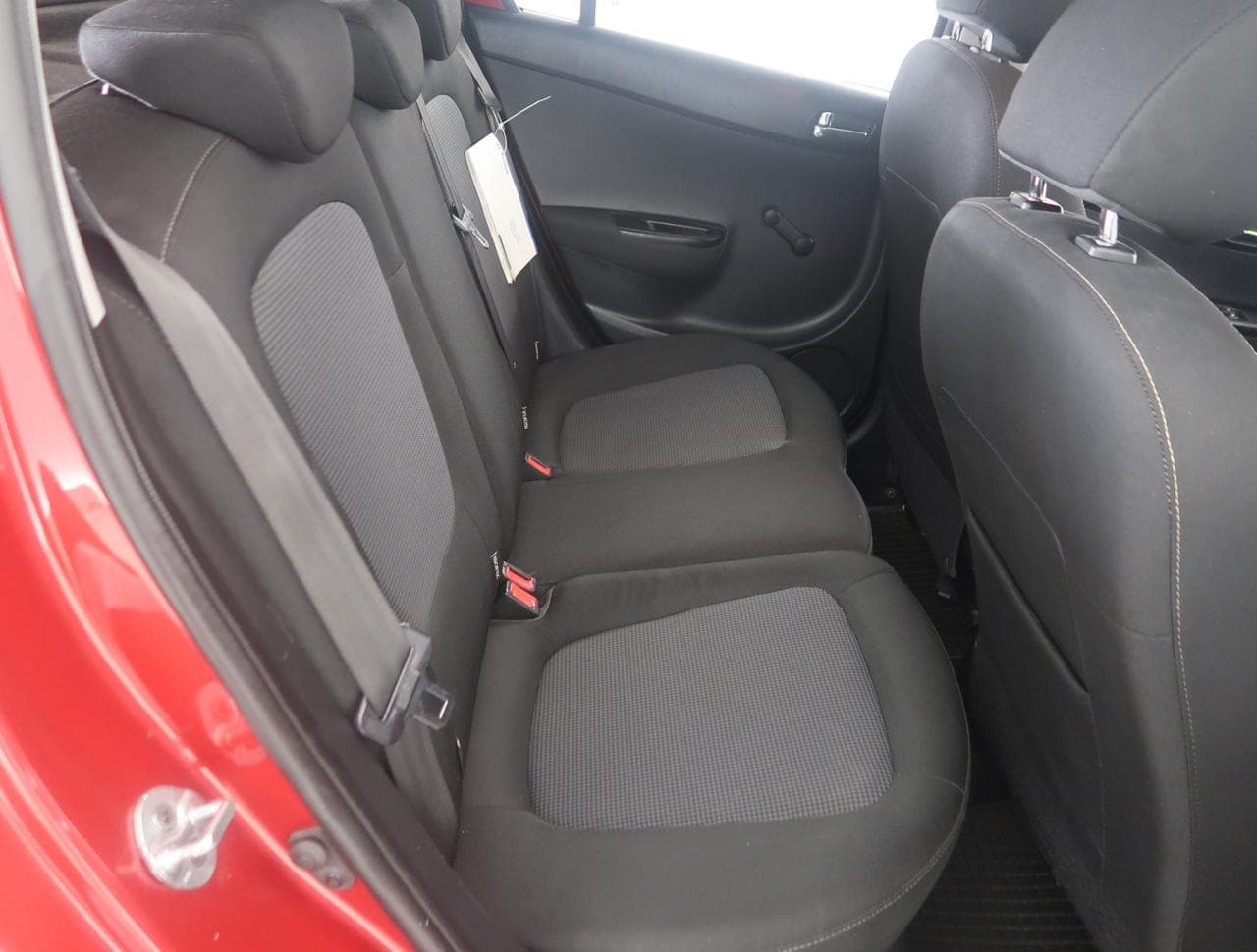 2012 Hyundai i20 - 17
