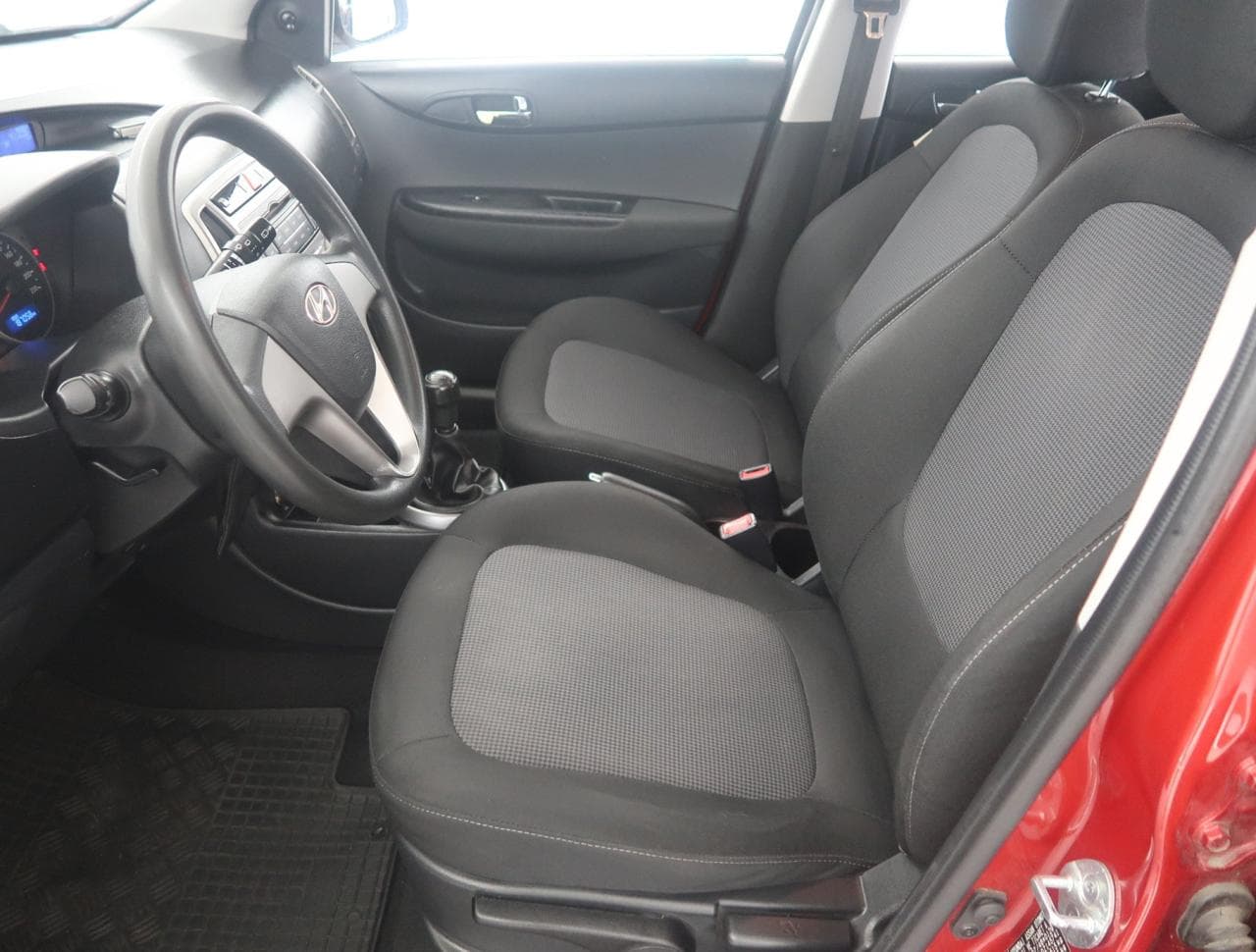 2012 Hyundai i20 - 25