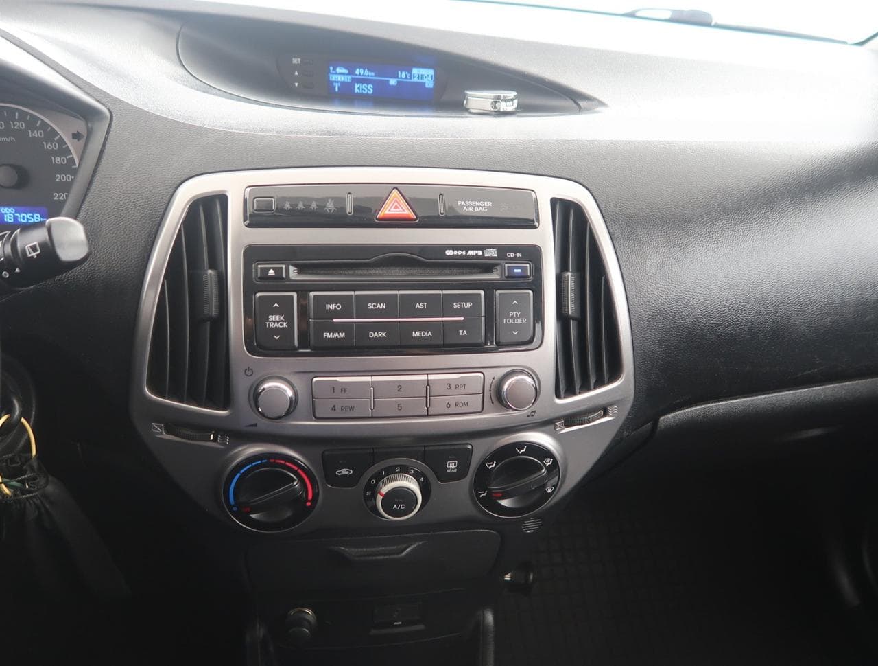 2012 Hyundai i20 - 30