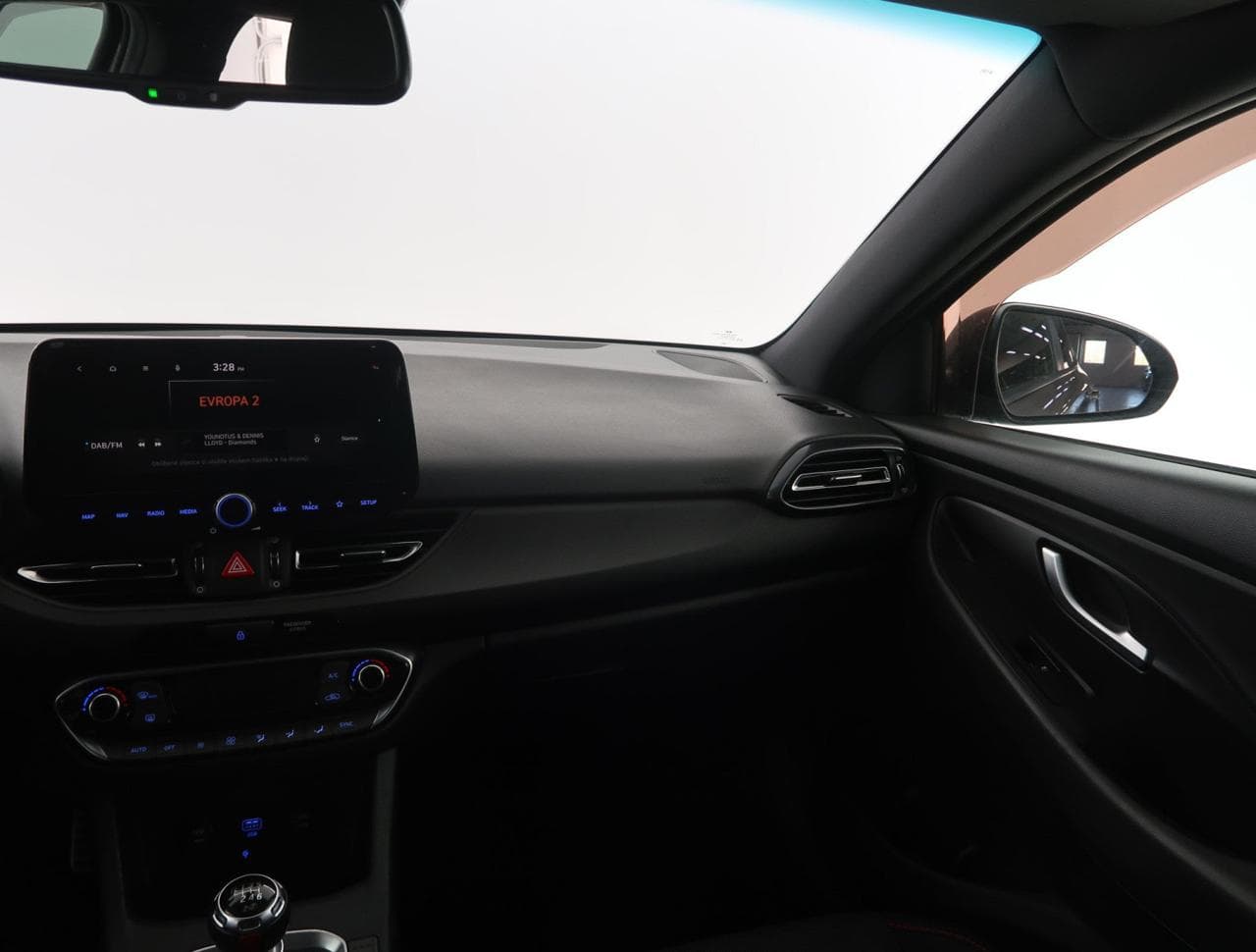 2022 Hyundai i30 - 11