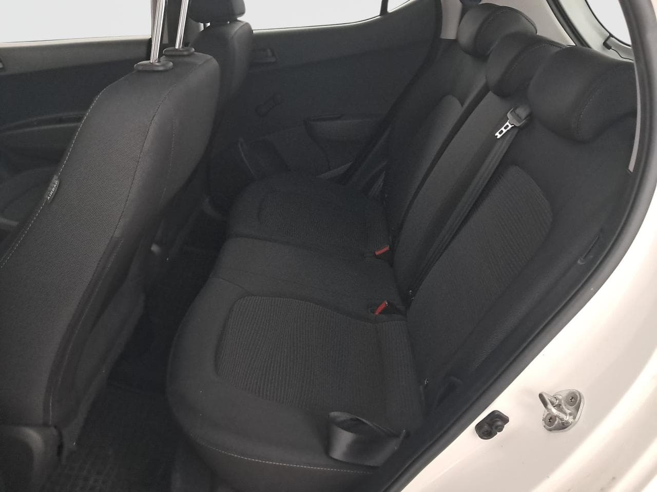 2016 Hyundai i10 - 14