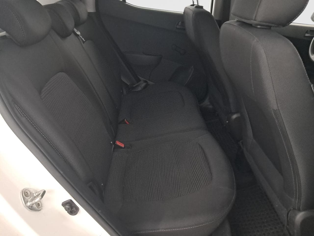 2016 Hyundai i10 - 13