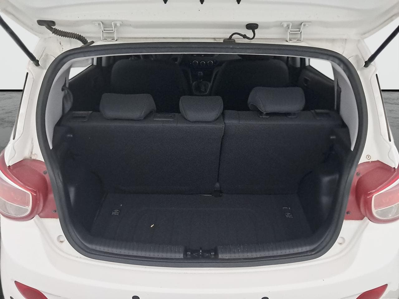 2016 Hyundai i10 - 18