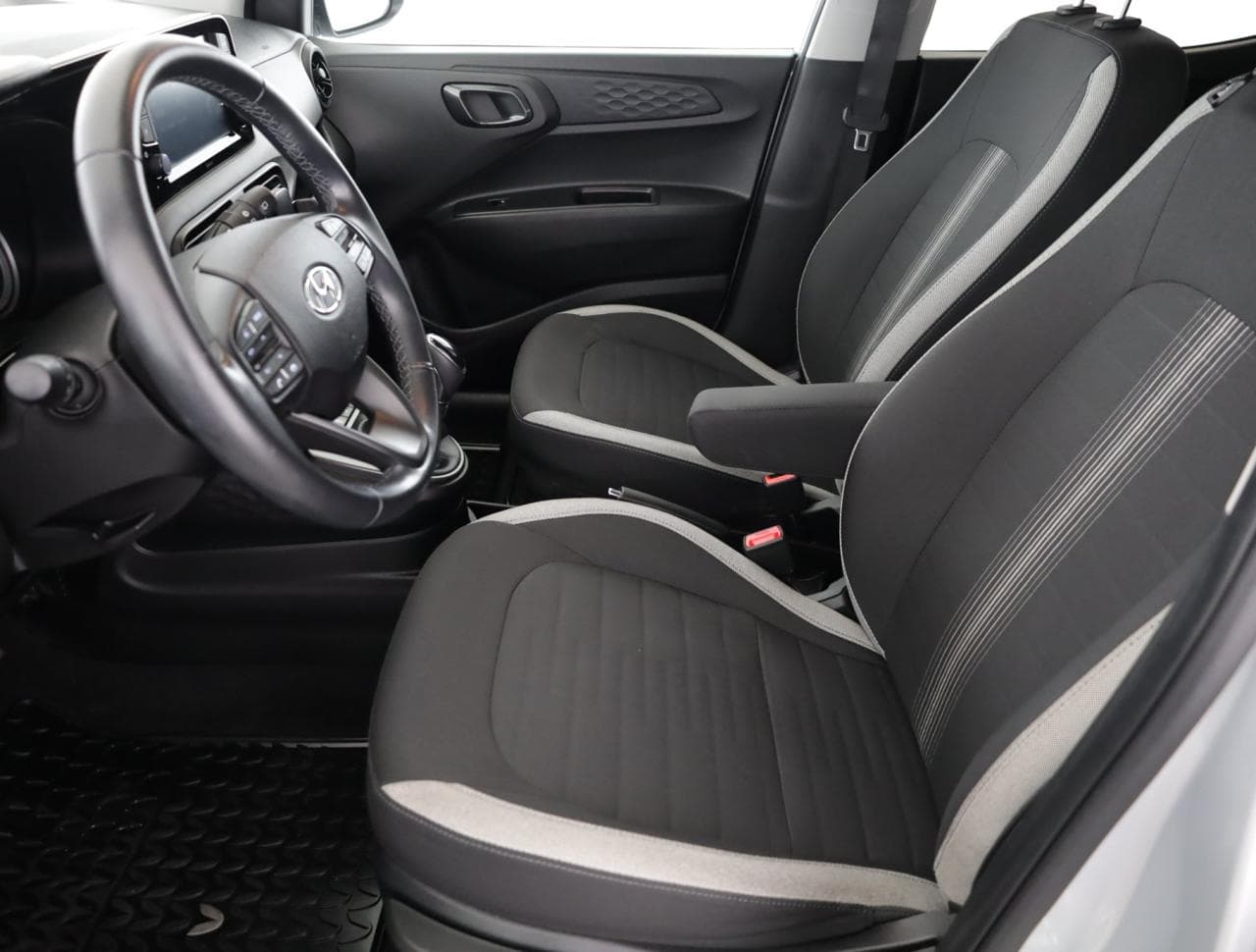 2023 Hyundai i10 - 25