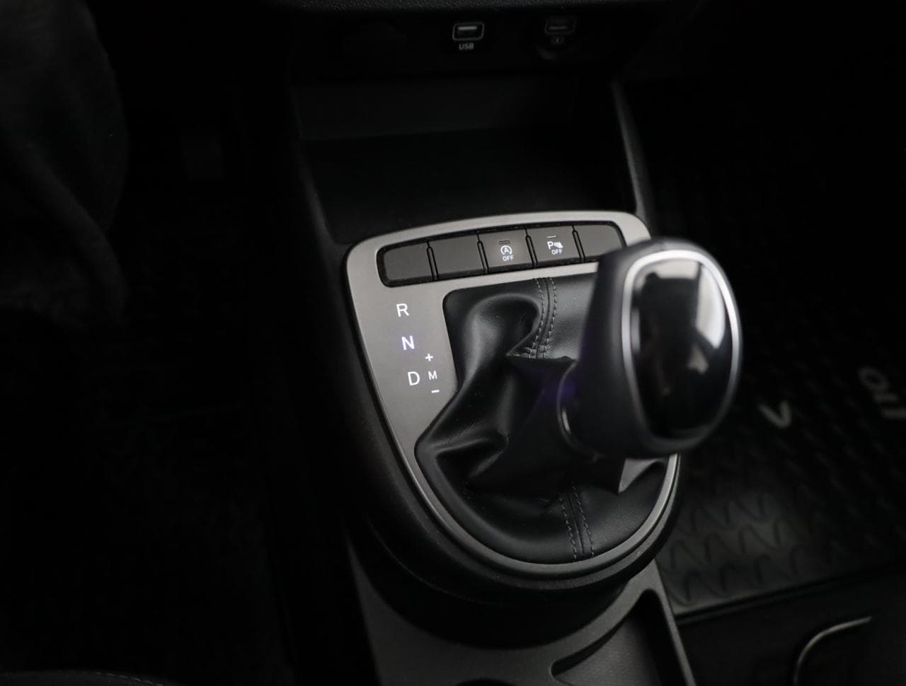 2023 Hyundai i10 - 37
