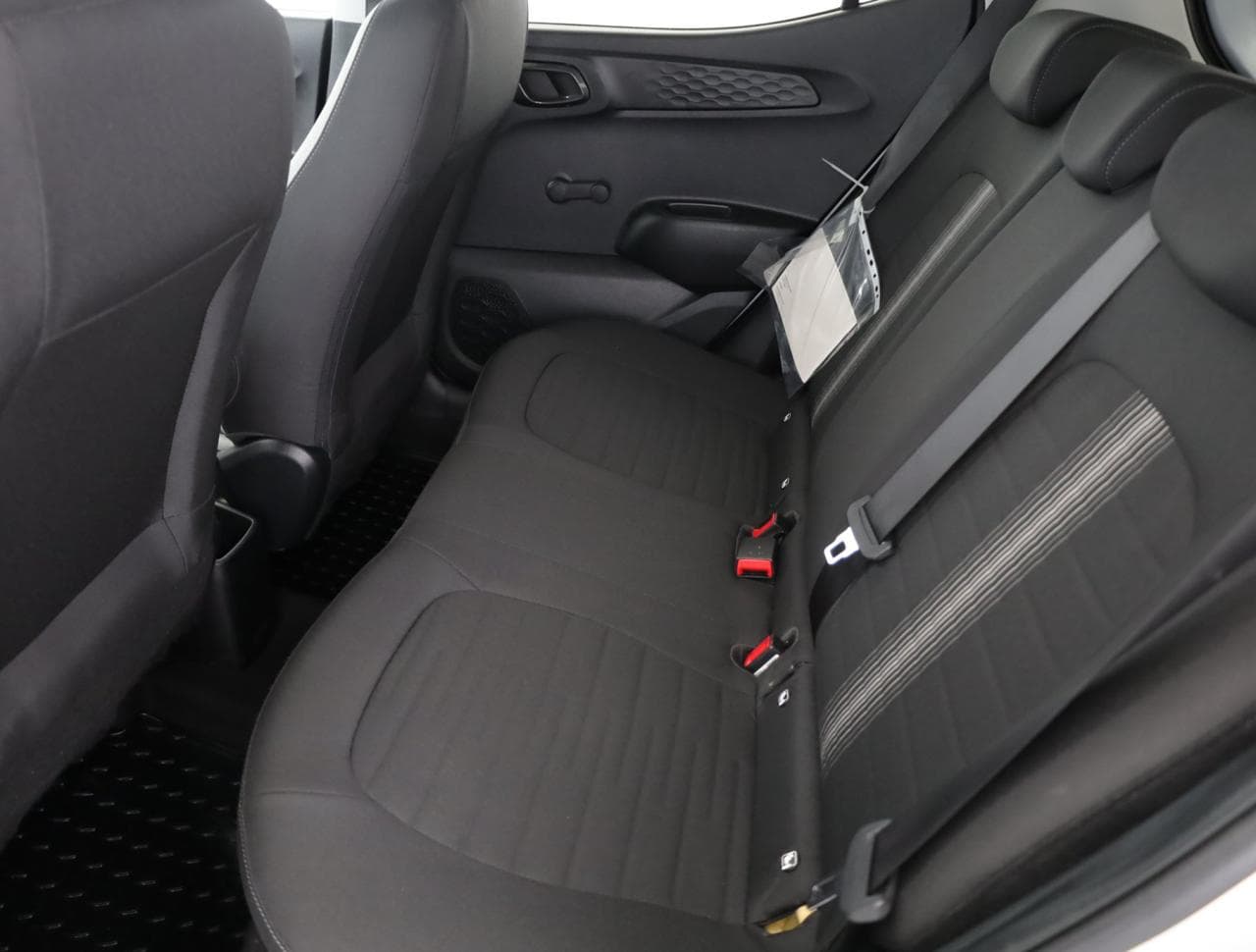2023 Hyundai i10 - 23
