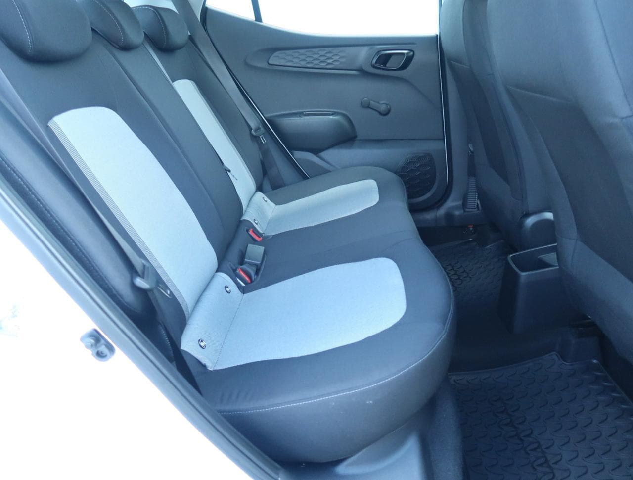 2021 Hyundai i10 - 23