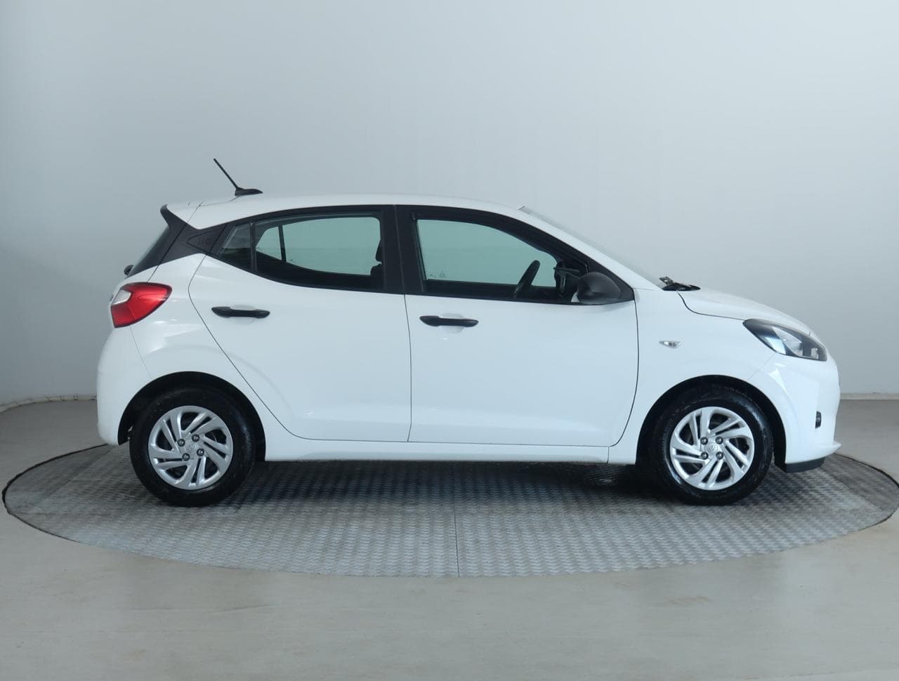 2021 Hyundai i10 - 14