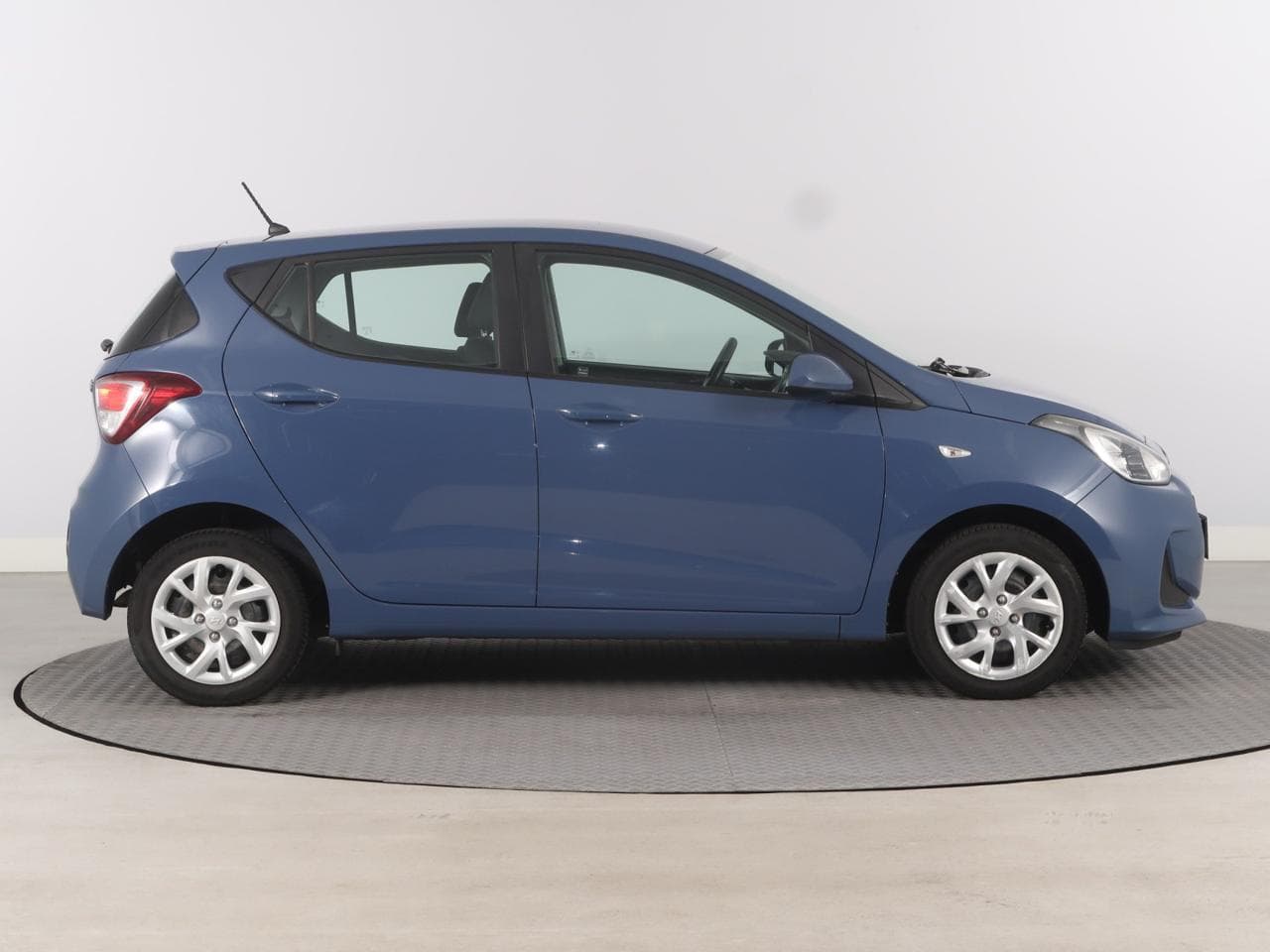 2017 Hyundai i10 - 14