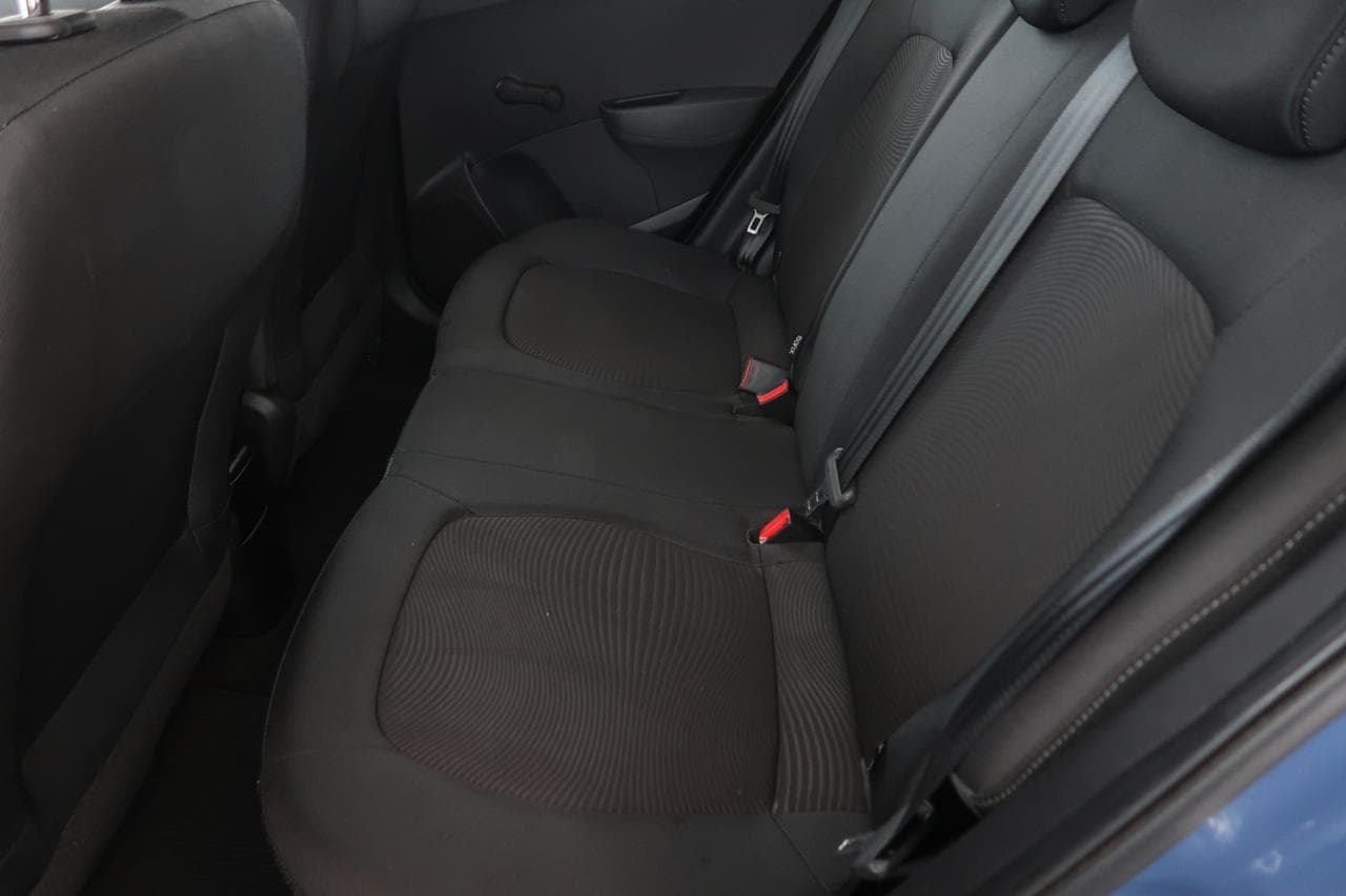 2017 Hyundai i10 - 26